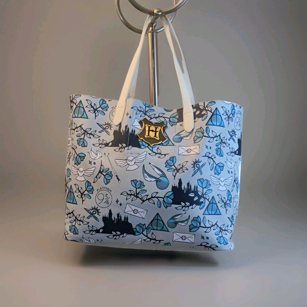 Harry Potter Bioworld Blue Floral Hogwarts Crest Faux Leather Tote Bag Hedwig OS